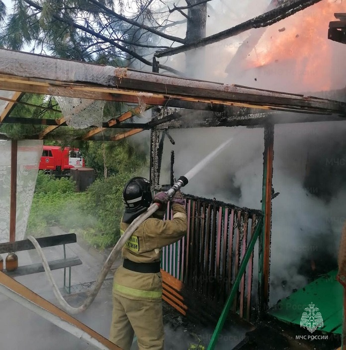 Спасатели Приангарья отчитались о ликвидации 3,5 тысяч техногенных пожаров с начала года