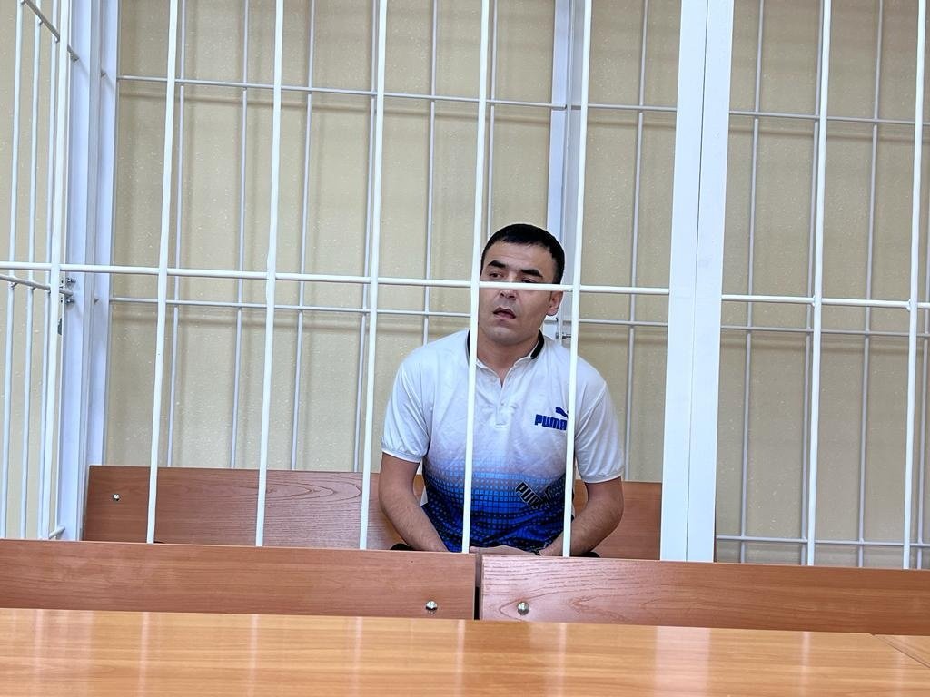 В Новосибирске начался суд над поджигателем 10 элитных машин