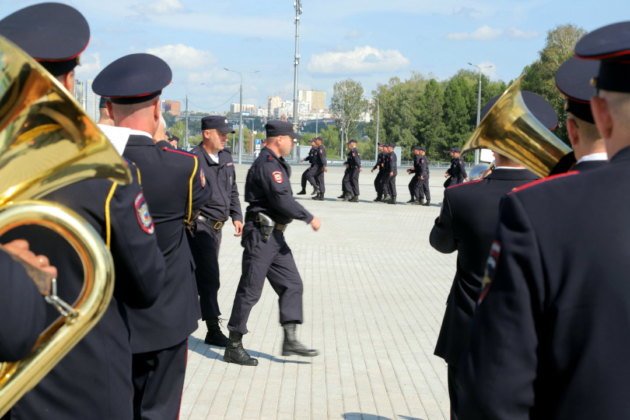 ФОТОБАНК. Люди и собаки: как в Новосибирске отметили 100-летие ППС?