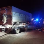 В Бийске грузовик раздавил автомобиль с людьми