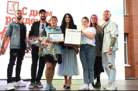 В День города на улице Мало-Тобольской  состоялся городской конкурс флористов
