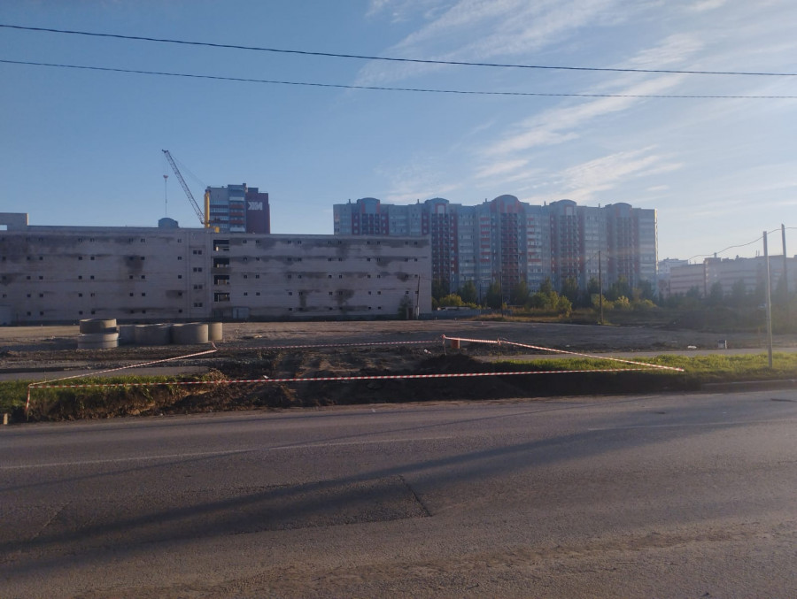 Жители дома около крупной поликлиники в Барнауле решили себя обезопасить