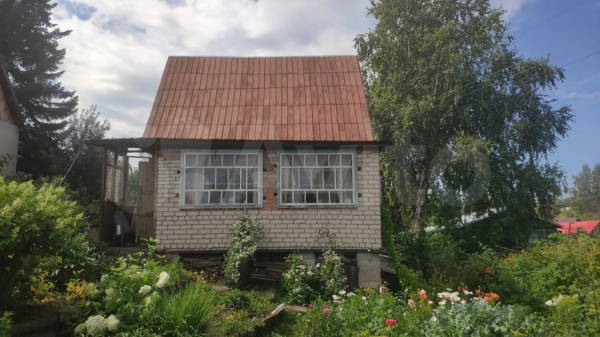 Дорога просто огурчик. В Барнауле продают дачи, до которых можно доехать на трамвае
