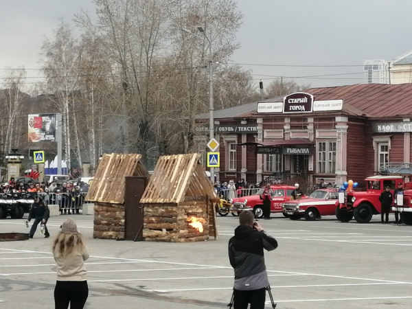 Как Барнаул празднует Первомай — трансляция altapress.ru